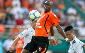 “V.League bây giờ, càng nhiều tiền càng mất dạy!”