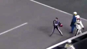 Bị loại khỏi đường đua, tức tối trả thù đối thủ