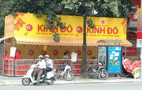 Ảnh: Bánh Trung thu 'đại náo' vỉa hè Hà Nội