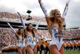 Người Mỹ yêu 'bóng đá': Vì hoạt náo viên sexy?