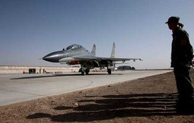 Phi công Trung Quốc tập lái máy bay 'sao chép' của Nga