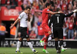 MU không khác gì Arsenal: Vẫn là Van Persie+10