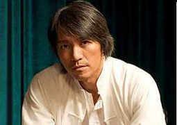 'Vua hài' Châu Tinh Trì bị tình cũ đòi nợ bạc triệu