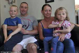 Bệnh lạ: Bé gái 4 tuổi mỗi ngày một trẻ lại