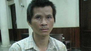 Truy sát hàng xóm vì nghi ngờ vợ 'mất nết'