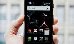 Ba smartphone Motorola pin siêu bền