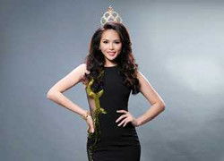 Hoa khôi Thể thao ỡm ờ khoe chân thon với đầm xẻ cao