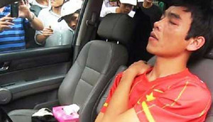 Nghi án Huy Hoàng 'phê thuốc': Ô uế màu áo đội tuyển