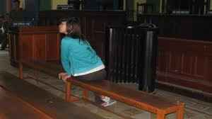 Hận tình, nửa đêm thôn nữ tấn công chồng