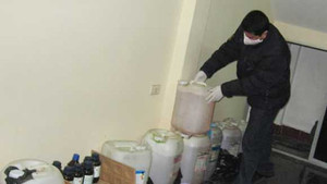 Bí ẩn ngôi nhà 'bốc mùi' trong ngõ