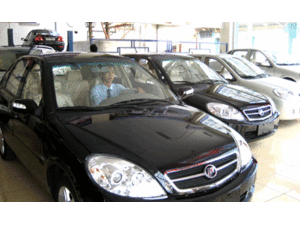 Lương thấp, thuế phí cao, dân đi xe gì cho rẻ?