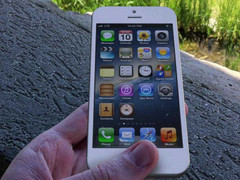 Nóng bỏng cuộc đua nhập iPhone 5 về Việt Nam