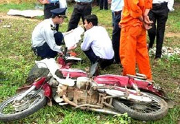 Băng qua đường sắt, 2 người tử vong