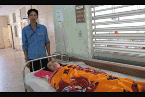 Hai người suýt mất mạng vì kẹt thang máy