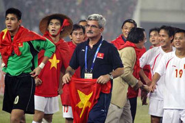 Nghi án Huy Hoàng 'phê thuốc' qua con mắt HLV Calisto