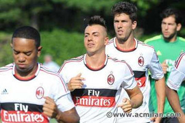 Khủng hoảng kinh tế, sao Milan, Juve vẫn ẵm lương khủng