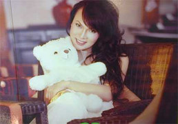 'Hoa khôi' chuyển giới: Đẹp rất nhiều, bi quan cũng lắm