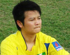 HLV Hữu Thắng: SLNA không cần Văn Quyến nữa