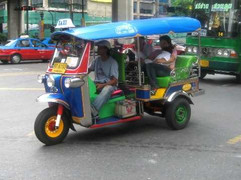 Hà Nội: Dân ngoại ô kịch liệt phản đối xe túc túc