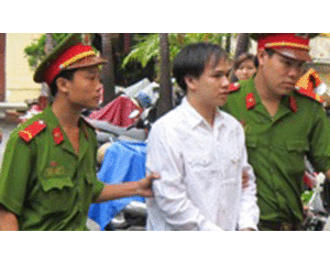 Lãnh án tù vì người tình rủ làm 'chuyện người lớn'