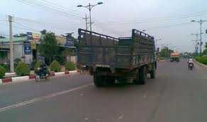 Ô tô văng bánh, 1 người chết tại chỗ