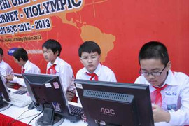 Học sinh được giải Toán qua Internet bằng máy tính bảng