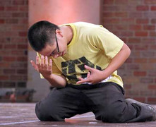 Bài nhảy xúc động, thí sinh vào thẳng bán kết