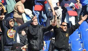 Fan Juve 'bị tẩn' hội đồng bên ngoài sân Genoa
