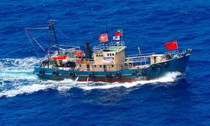 Trung Quốc: Mang quan tài lên đảo Điếu Ngư/Senkaku