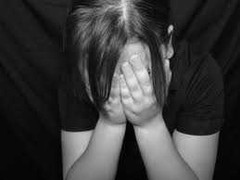 Bắt giam 3 'yêu râu xanh' hại đời bé gái