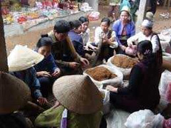 Chuyện về ngôi làng phụ nữ nghiện thuốc lào