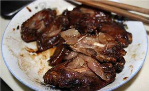 Cận cảnh cánh gà giả gây hoang mang