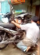 Lật tẩy mánh phá đồ moi tiền triệu của cửa hàng sửa xe