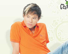 'Nhiều nghệ sỹ đồng tính nổi tiếng gạ gẫm tôi qua đêm'