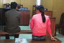 Cái giá của việc đưa ảnh nude của vợ ra... chào hàng