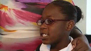 Nữ sinh 7 tuổi tay không đánh gục kẻ bắt cóc