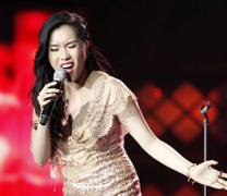 Huy Khánh hỏi khó thí sinh Vietnam Idol