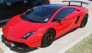 Nữ sinh 15 tuổi lái siêu xe Lamborghini đi học