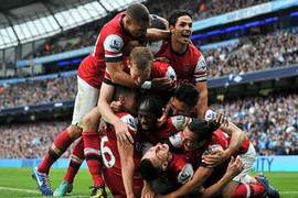 Gỡ hòa phút cuối, Arsenal chia điểm cùng Man City