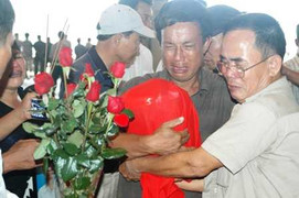 Vụ chết cháy ở Nga: Tang thương lễ bàn giao thi hài