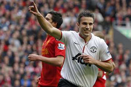Van Persie tỏa sáng, MU ngược dòng hạ Liverpool