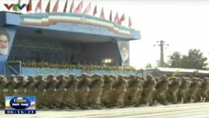 Video Iran 'khoe' vũ khí hạng nặng