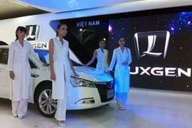 Khai màn triển lãm xe hoành tráng nhất Việt Nam