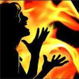 Tỏ tình không được, dùng xăng đốt người đẹp