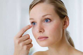 Tránh nhiễm trùng khi đeo kính áp tròng