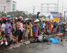 Bị xe tải cán qua người, một phụ nữ chết thảm