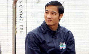 Quốc Vượng xin đá... không công