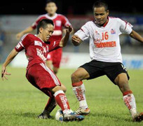 Nam Định bị cầm hòa, 4 đội bảng B ngấp nghé 'tử thần'