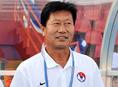 Ông thầy Trung Quốc của ĐT nữ VN được gia hạn hợp đồng