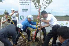 Vinamilk tiếp tục chương trình Qũy 1 triệu cây xanh